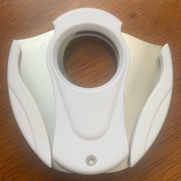 OLIVA, NUB DOUBLE BLADE STAINLESS STEEL CIGAR CUTTER Brand New in box.​​​​​​​​​ - Picture 4 of 4